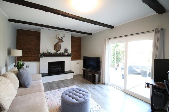 9830 W Plainfield AVENUE, Greenfield, WI 53228