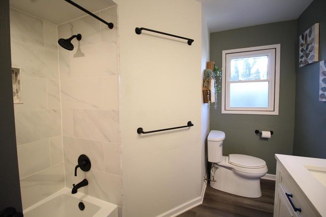 9830 W Plainfield AVENUE, Greenfield, WI 53228