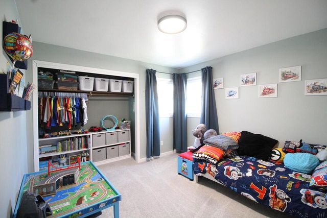 9830 W Plainfield AVENUE, Greenfield, WI 53228