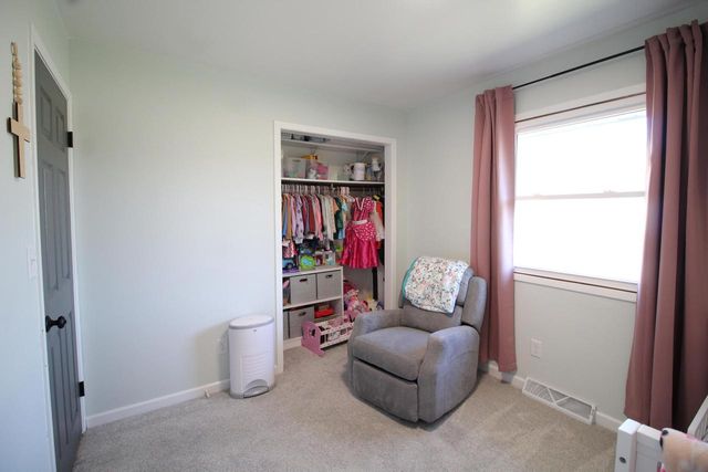 9830 W Plainfield AVENUE, Greenfield, WI 53228