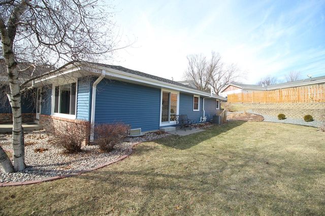 9830 W Plainfield AVENUE, Greenfield, WI 53228