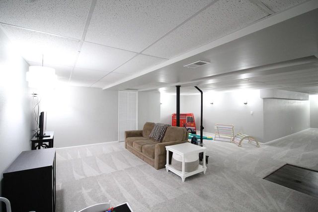 9830 W Plainfield AVENUE, Greenfield, WI 53228