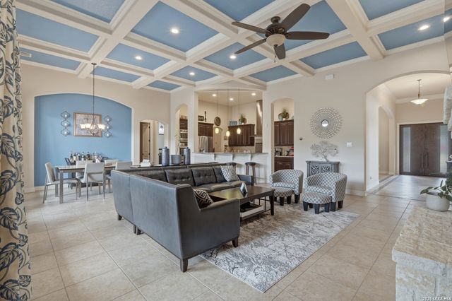 17907 QUEEN CIR, San Antonio, TX 78255