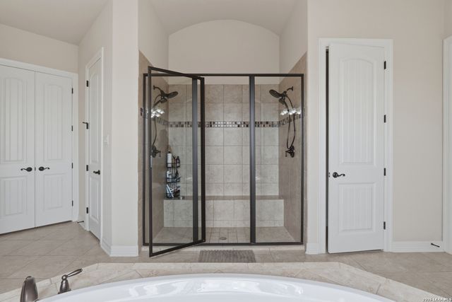 17907 QUEEN CIR, San Antonio, TX 78255