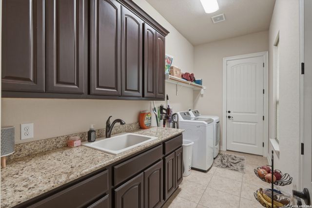 17907 QUEEN CIR, San Antonio, TX 78255