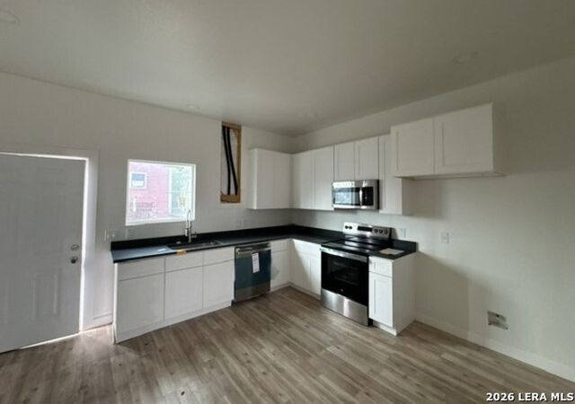 2402 W Martin St, San Antonio, TX 78207