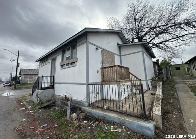 2402 W Martin St, San Antonio, TX 78207