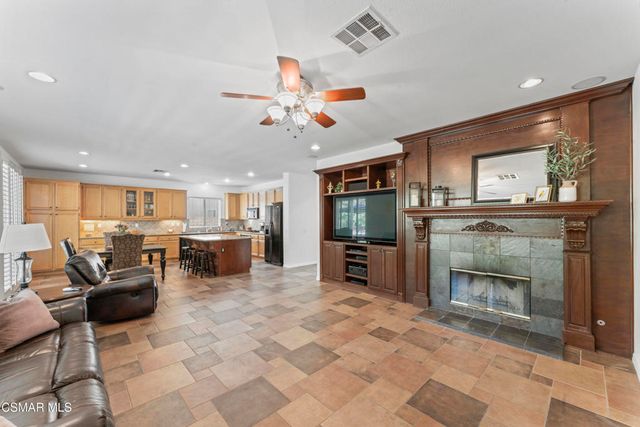 21815 Denise Lane, Saugus, CA 91390