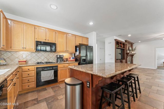 21815 Denise Lane, Saugus, CA 91390