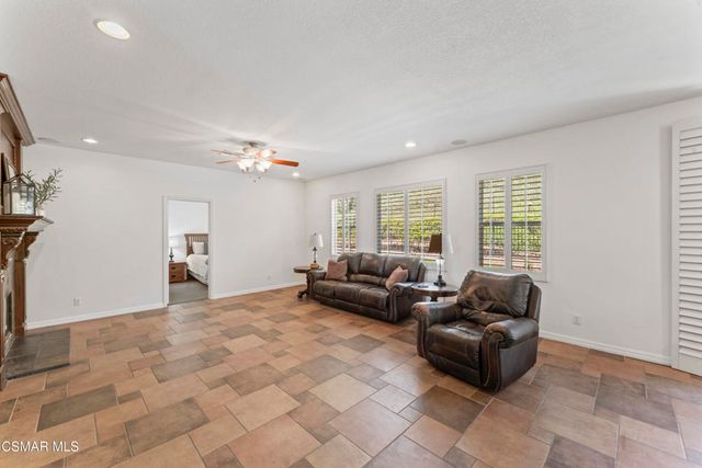 21815 Denise Lane, Saugus, CA 91390