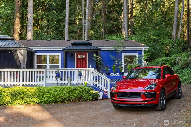 8480 Hansen Road NE, Bainbridge Island, WA 98110