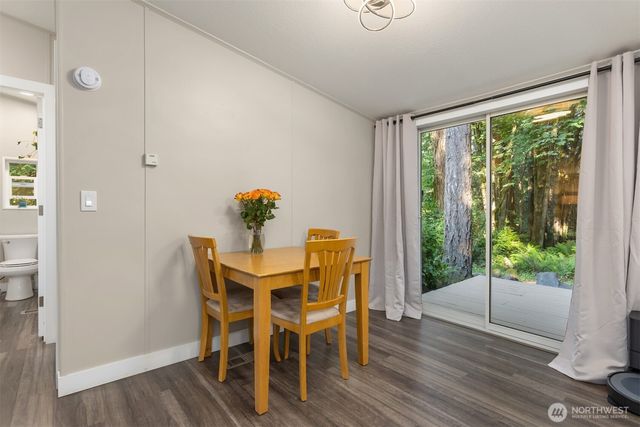 8480 Hansen Road NE, Bainbridge Island, WA 98110