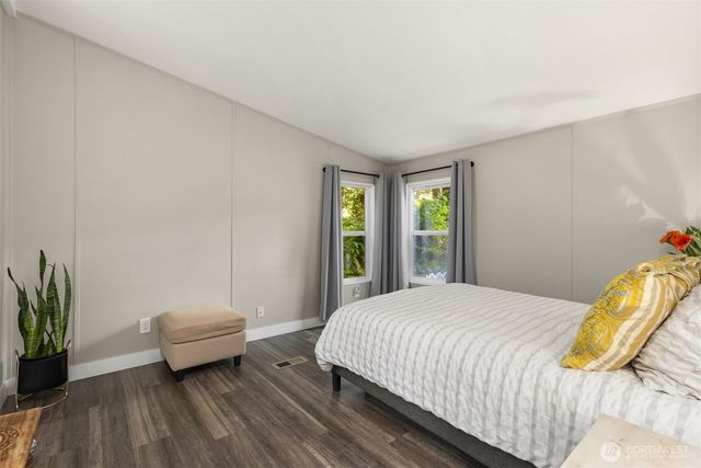 8480 Hansen Road NE, Bainbridge Island, WA 98110