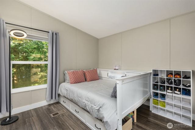 8480 Hansen Road NE, Bainbridge Island, WA 98110