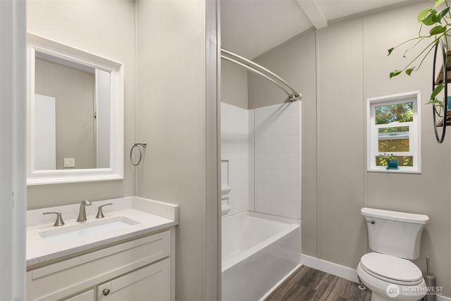 8480 Hansen Road NE, Bainbridge Island, WA 98110