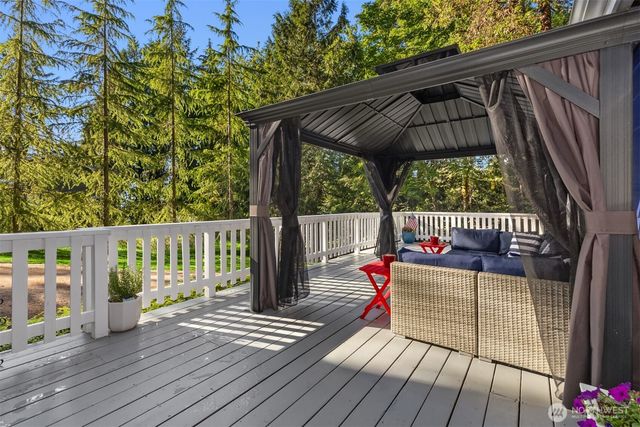8480 Hansen Road NE, Bainbridge Island, WA 98110