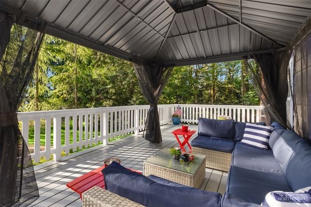 8480 Hansen Road NE, Bainbridge Island, WA 98110