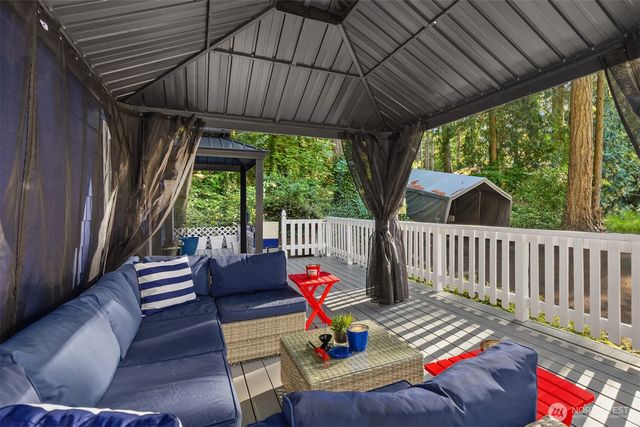 8480 Hansen Road NE, Bainbridge Island, WA 98110