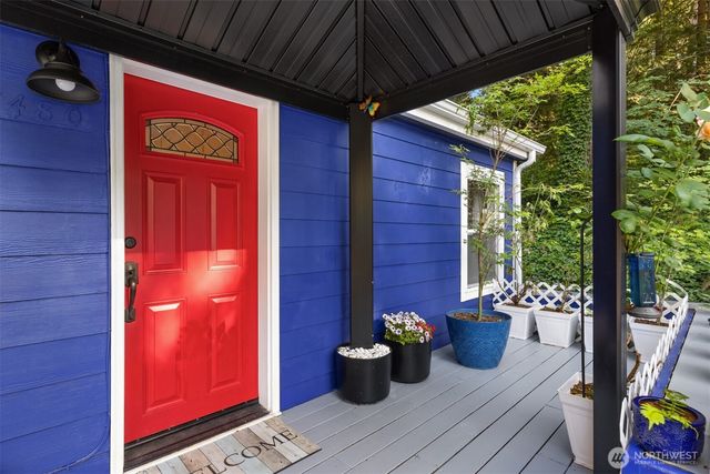 8480 Hansen Road NE, Bainbridge Island, WA 98110