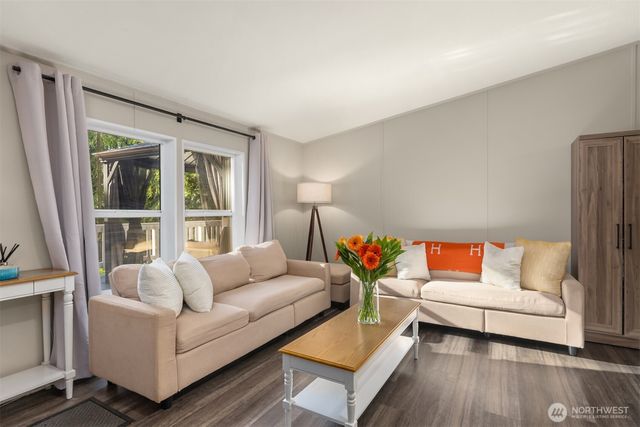 8480 Hansen Road NE, Bainbridge Island, WA 98110