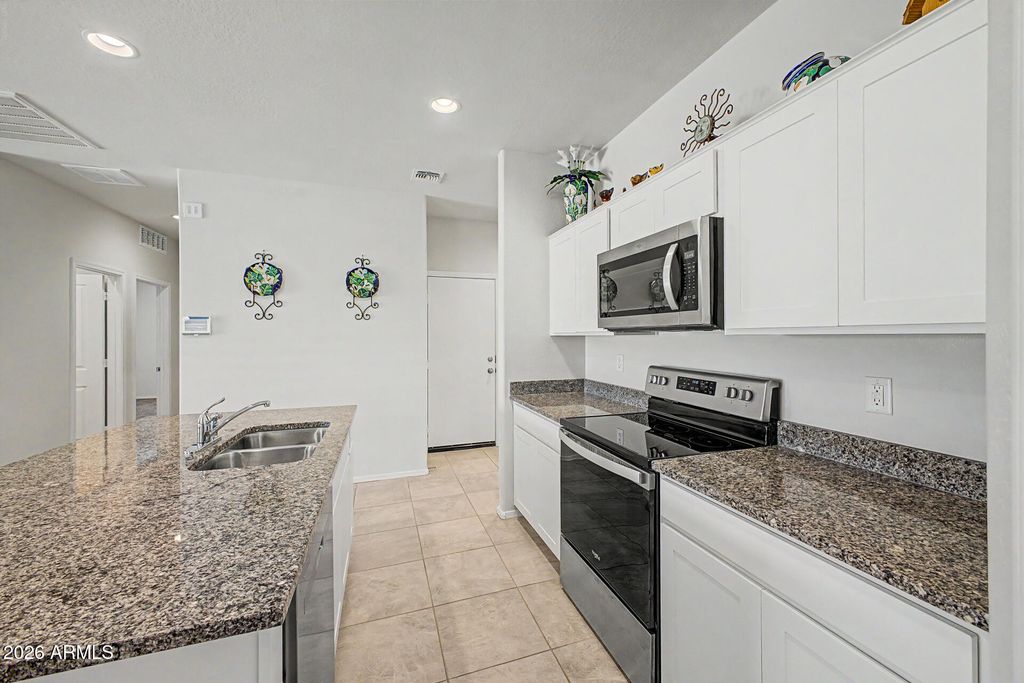 1171 W AVALON CANYON Drive, Casa Grande, AZ 85122 — photo 4