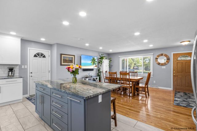5041 ROUNDTOP DR, Cheyenne, WY 82009