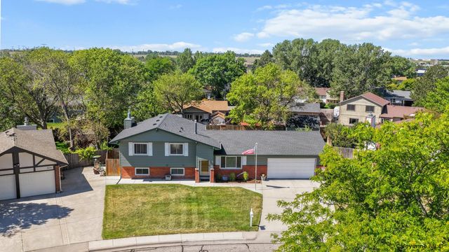 5041 ROUNDTOP DR, Cheyenne, WY 82009
