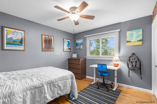 5041 ROUNDTOP DR, Cheyenne, WY 82009