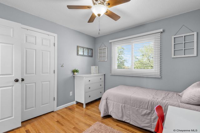 5041 ROUNDTOP DR, Cheyenne, WY 82009