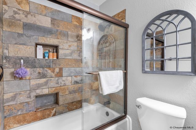 5041 ROUNDTOP DR, Cheyenne, WY 82009