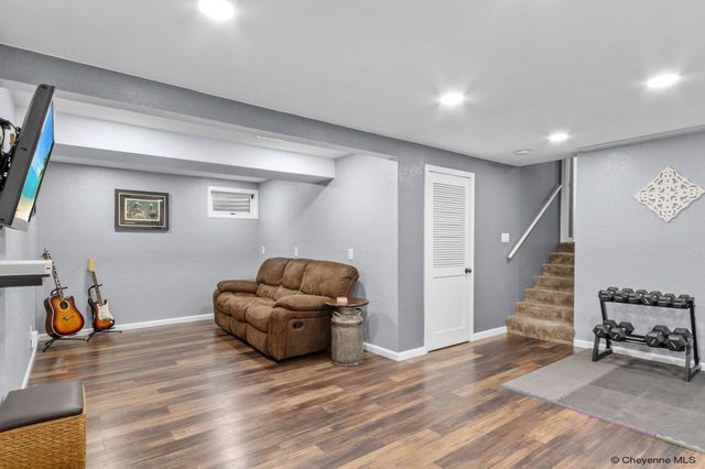5041 ROUNDTOP DR, Cheyenne, WY 82009