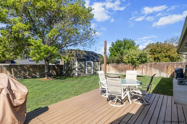 5041 ROUNDTOP DR, Cheyenne, WY 82009