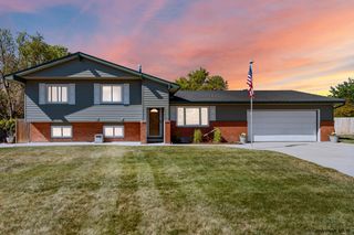 5041 ROUNDTOP DR, Cheyenne, WY 82009