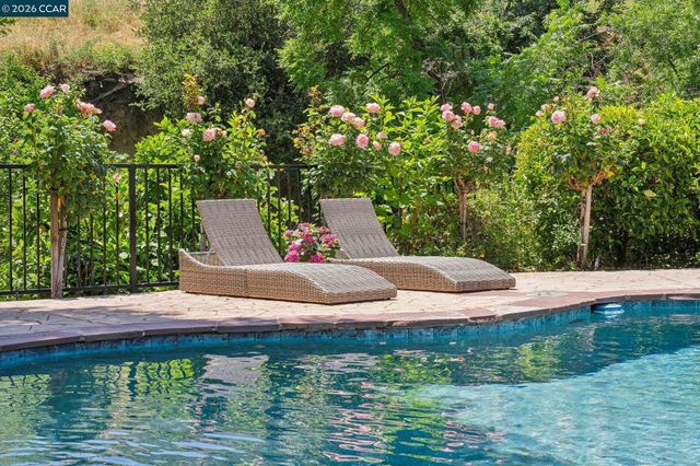 1720 Alameda Diablo, Diablo, CA 94528