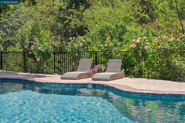1720 Alameda Diablo, Diablo, CA 94528