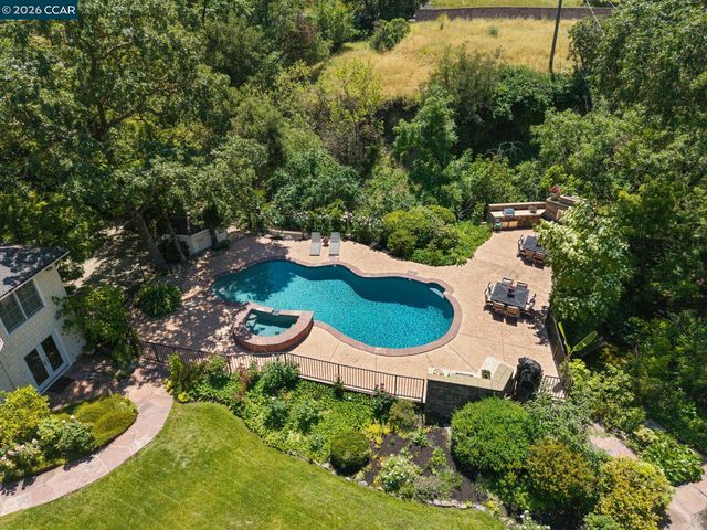 1720 Alameda Diablo, Diablo, CA 94528