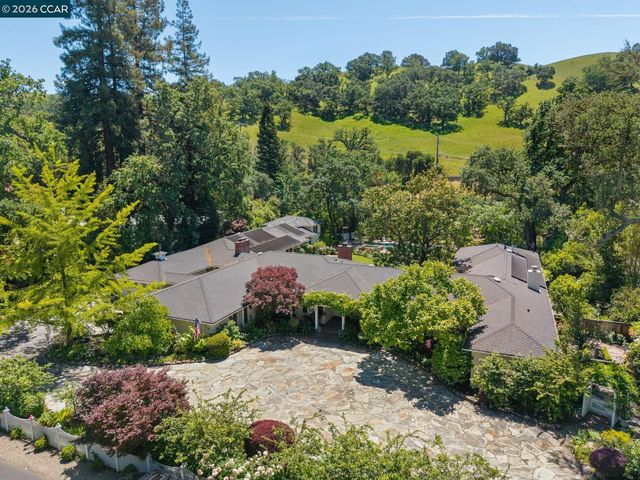 1720 Alameda Diablo, Diablo, CA 94528