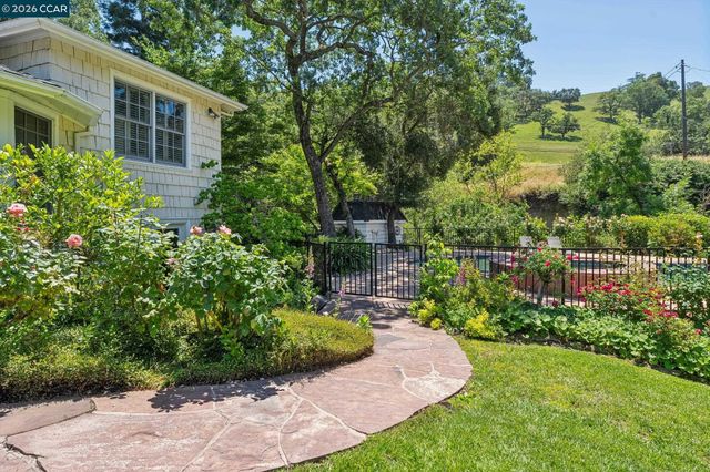 1720 Alameda Diablo, Diablo, CA 94528