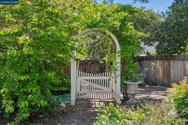 1720 Alameda Diablo, Diablo, CA 94528
