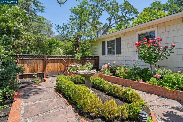 1720 Alameda Diablo, Diablo, CA 94528