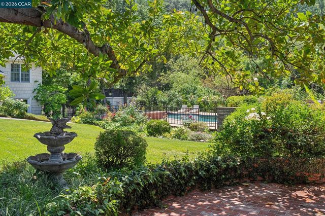 1720 Alameda Diablo, Diablo, CA 94528