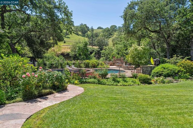 1720 Alameda Diablo, Diablo, CA 94528