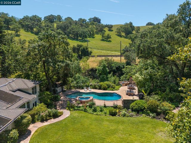 1720 Alameda Diablo, Diablo, CA 94528