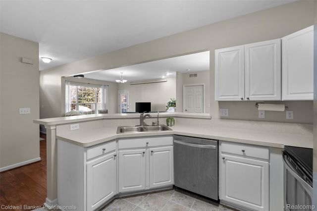 21105 Chesapeake Circle 243, Commerce Charter Township, MI 48390
