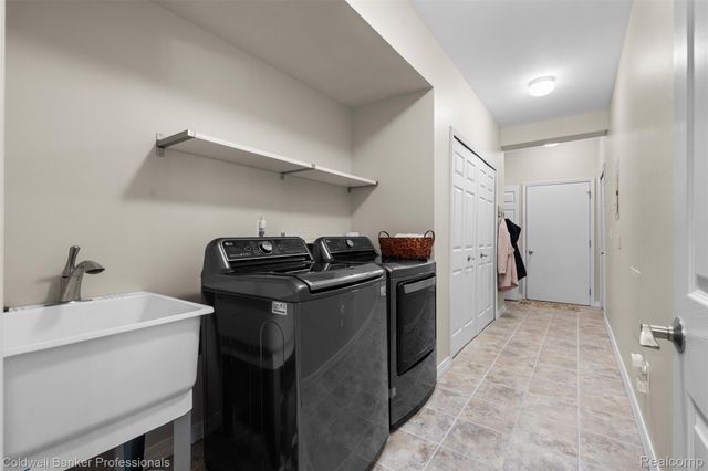 21105 Chesapeake Circle 243, Commerce Charter Township, MI 48390