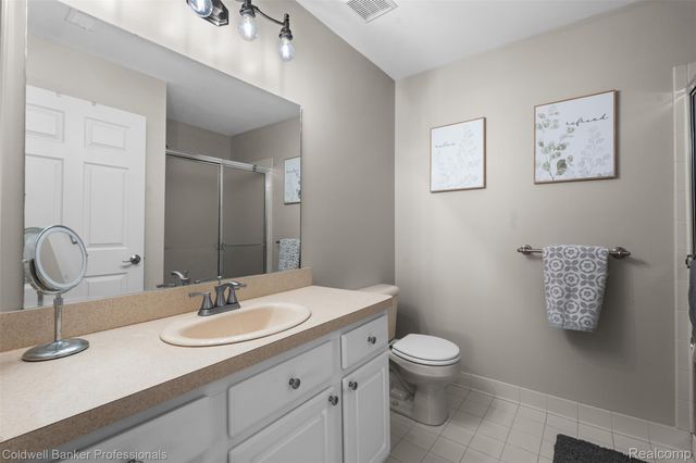 21105 Chesapeake Circle 243, Commerce Charter Township, MI 48390