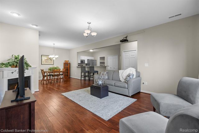 21105 Chesapeake Circle 243, Commerce Charter Township, MI 48390