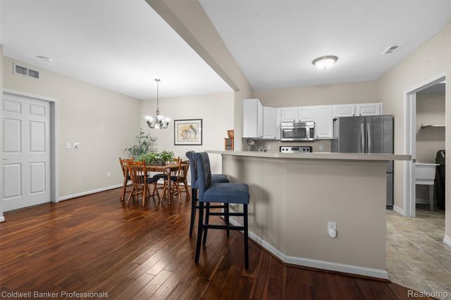 21105 Chesapeake Circle 243, Commerce Charter Township, MI 48390