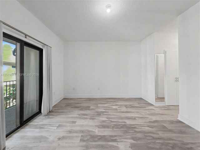 4527 NW 83rd Path, Doral, FL 33166