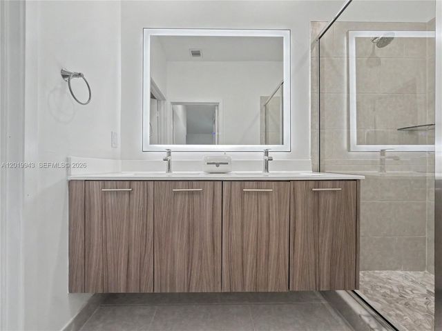 4527 NW 83rd Path, Doral, FL 33166